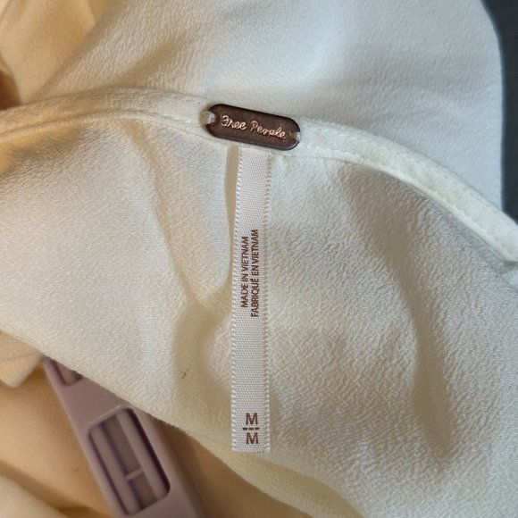 Free People Women's City Lights Cowl Neck Pullover Top Imported Ivory SZ M NWT - Picture 4 of 9
